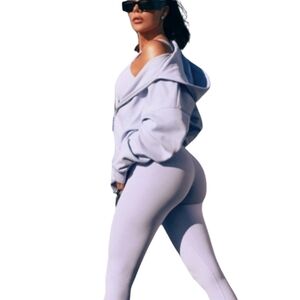 The New Chloe No Seam Purelux Leggings By Fabletics Size LR NWT .